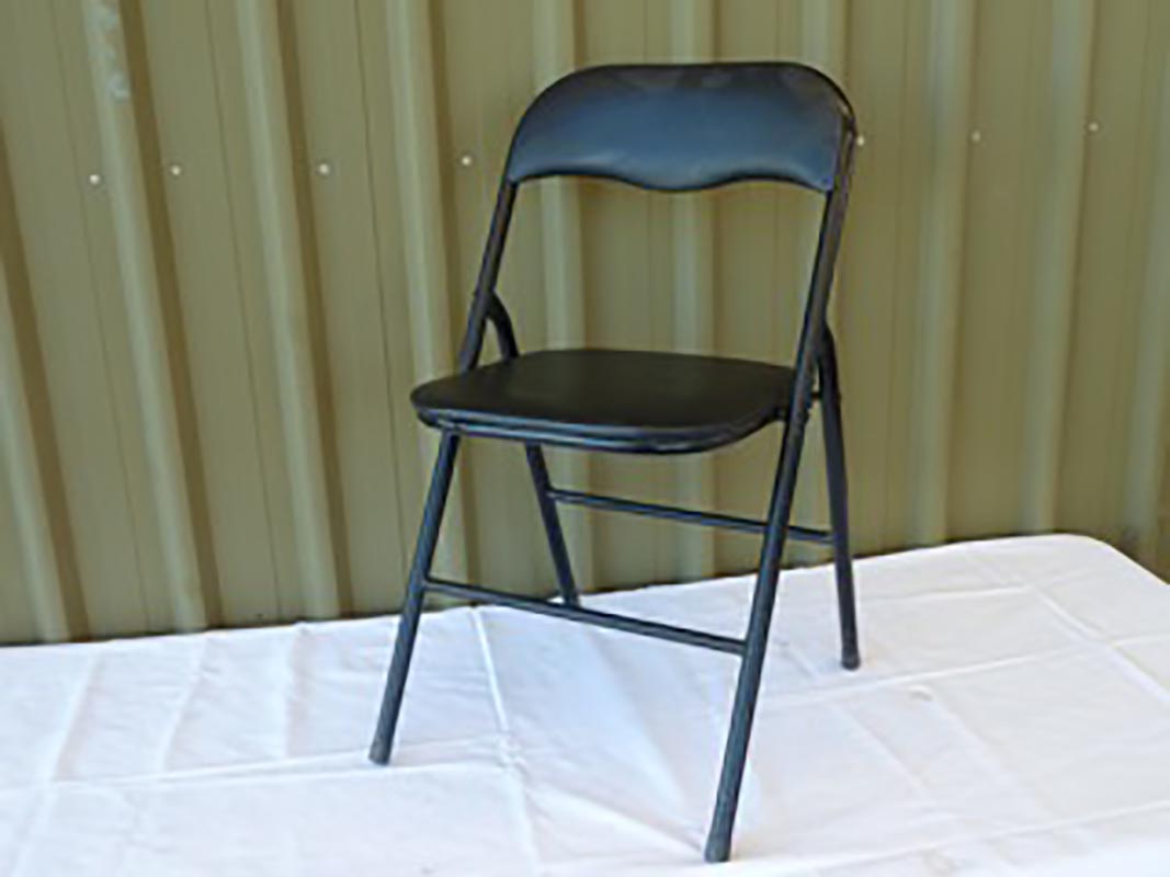 Black-folding-padded-chair