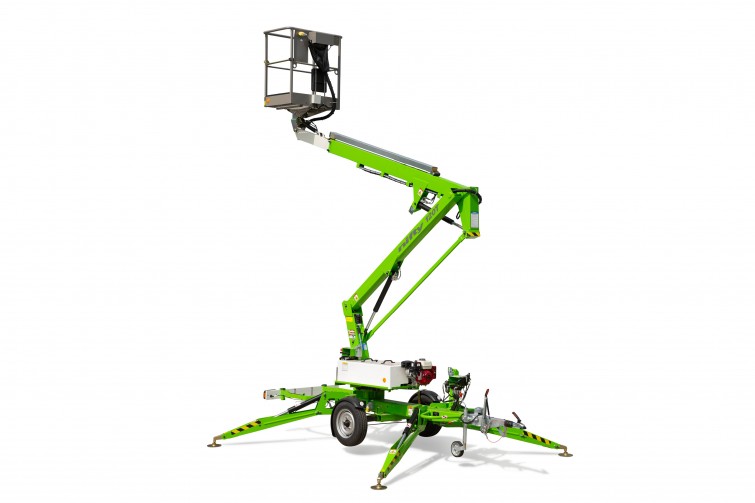 Green cherry picker for hire in Lara.