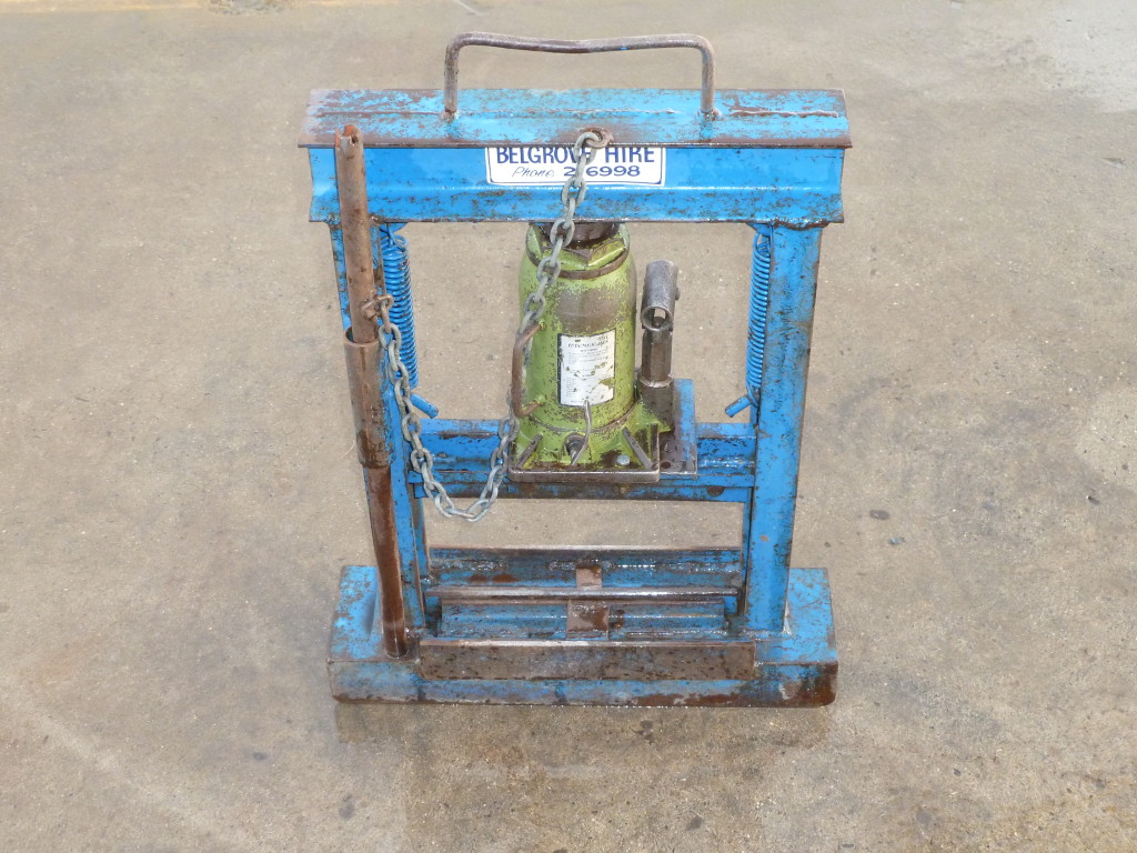 Block splitter - hydraulic | Belgrove Hire
