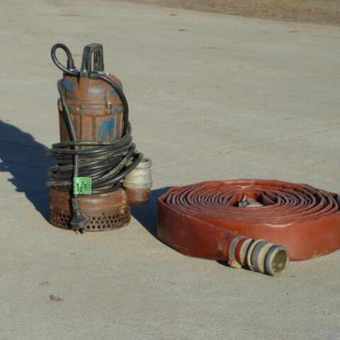 Pool Pump - Electric - Submersible with hose