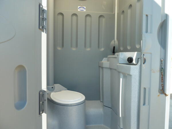 Dual Toilet - Towable - Image 2
