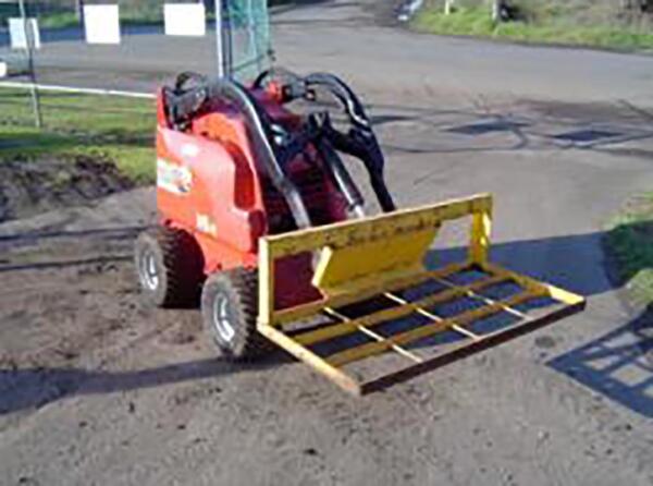 Leveller attachment for hire in Geelong