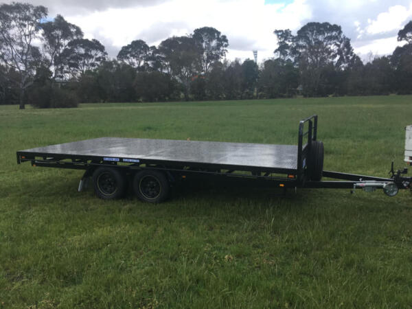 Flat bed tandem trailer 16' x 8'